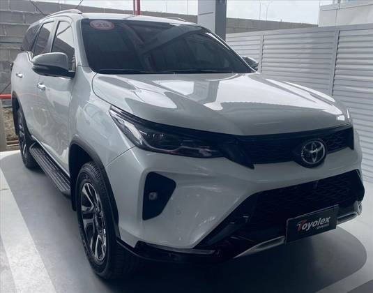 TOYOTA HILUX SW4 2.8 D-4D TURBO DIESEL SRX PLATINUM 4X4 AUTOMÁTICO